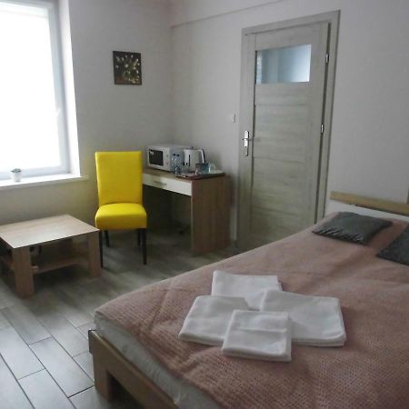 Bezowy pokój Apartamento Jedlina-Zdroj Exterior foto