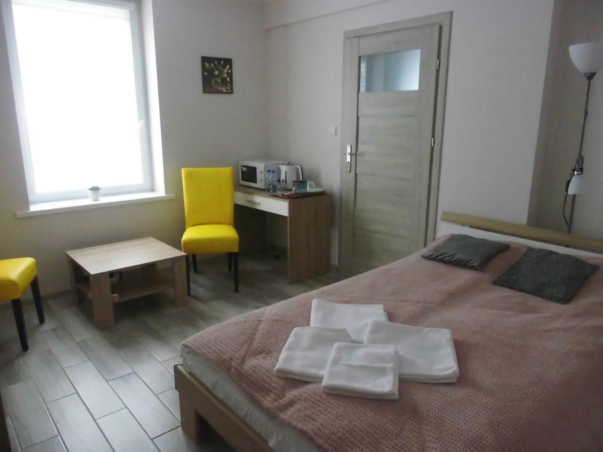 Bezowy pokój Apartamento Jedlina-Zdroj Exterior foto